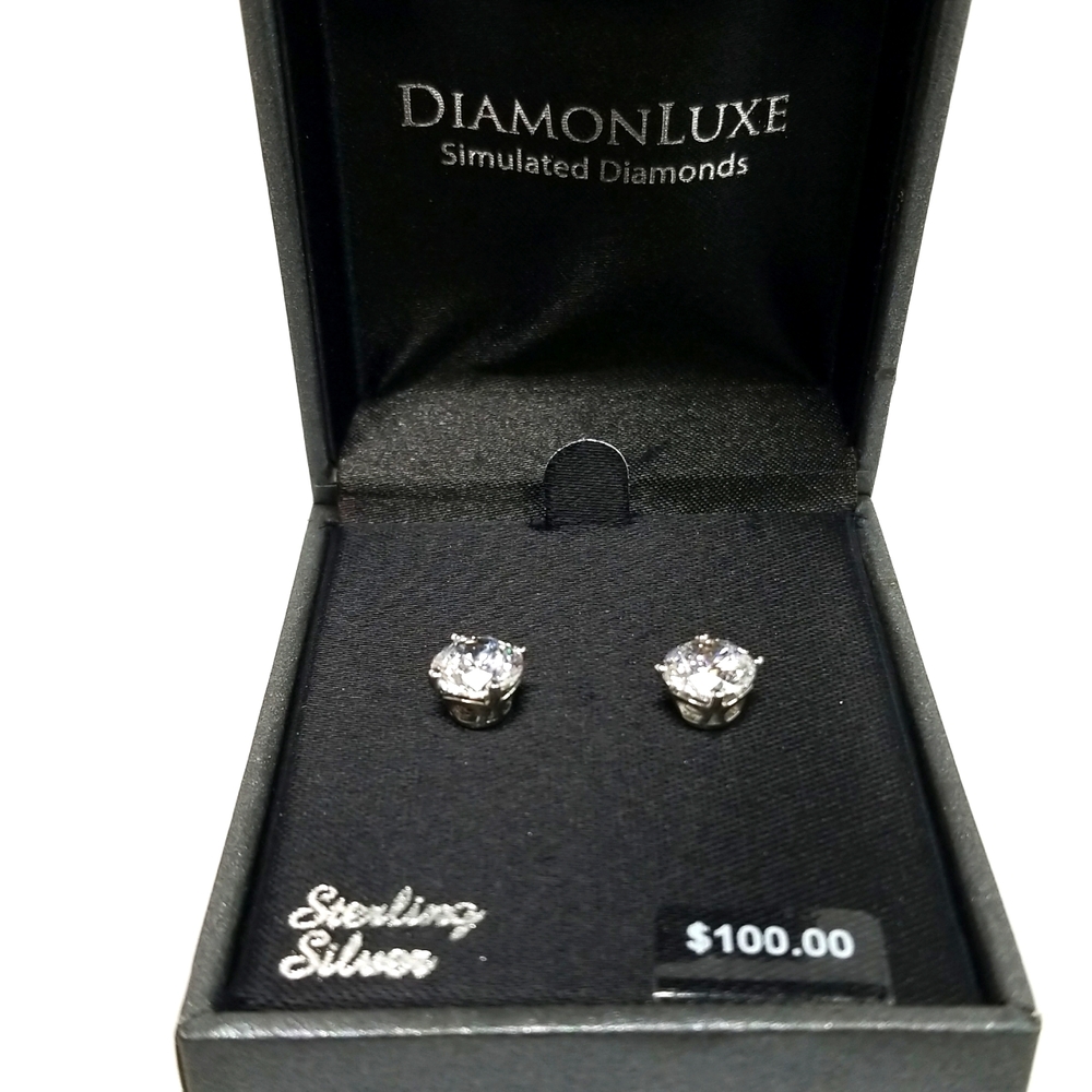 Diamonluxe 925 Silver Simulated Diamonds Womens Earrings Brand New With Box